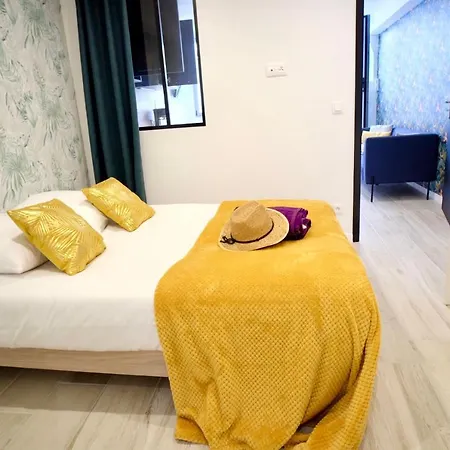 Affaire, Petit Dejeuner Offert En Hypercentre