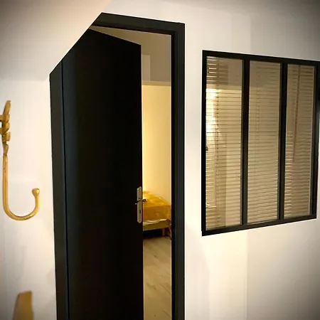 Affaire, Petit Dejeuner Offert En Hypercentre 3* Кан