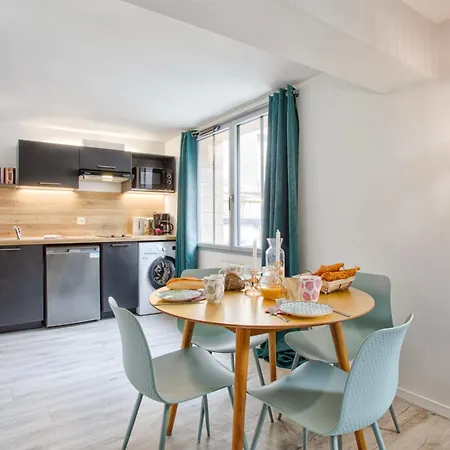 Affaire, Petit Dejeuner Offert En Hypercentre