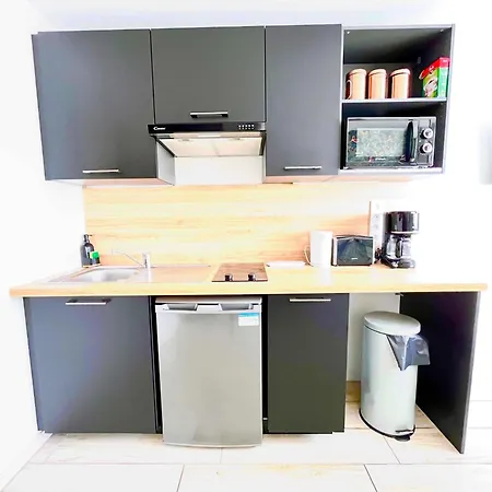 Affaire, Petit Dejeuner Offert En Hypercentre Кан