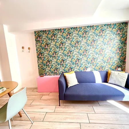 Affaire, Petit Dejeuner Offert En Hypercentre 3* Кан