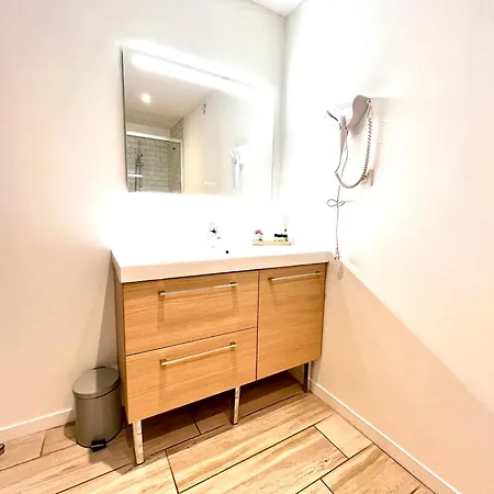 Affaire, Petit Dejeuner Offert En Hypercentre 3*