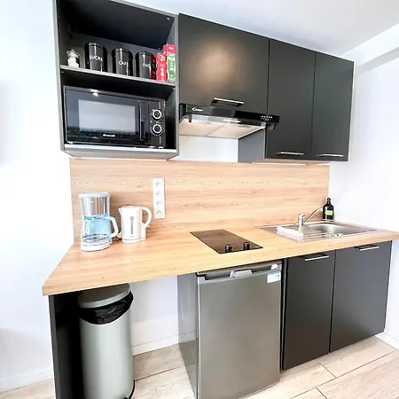 Affaire, Petit Dejeuner Offert En Hypercentre Кан