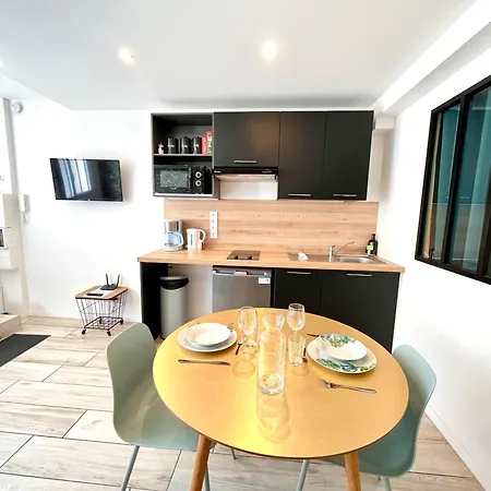 Affaire, Petit Dejeuner Offert En Hypercentre