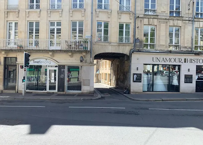 Affaire, Petit Déjeuner Offert En Hypercentre 3* Caen