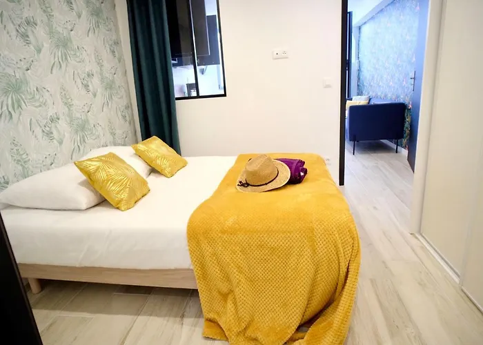 Affaire, Petit Dejeuner Offert En Hypercentre