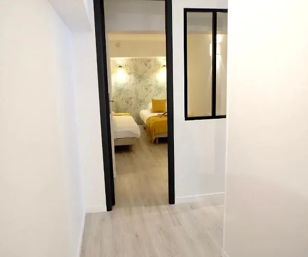 Affaire, Petit Déjeuner Offert En Hypercentre Caen