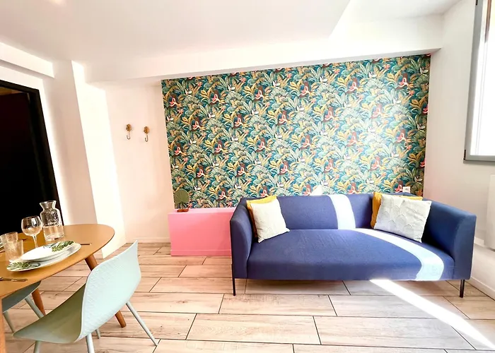 Affaire, Petit Déjeuner Offert En Hypercentre 3* Caen