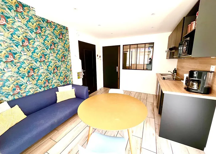 Affaire, Petit Dejeuner Offert En Hypercentre