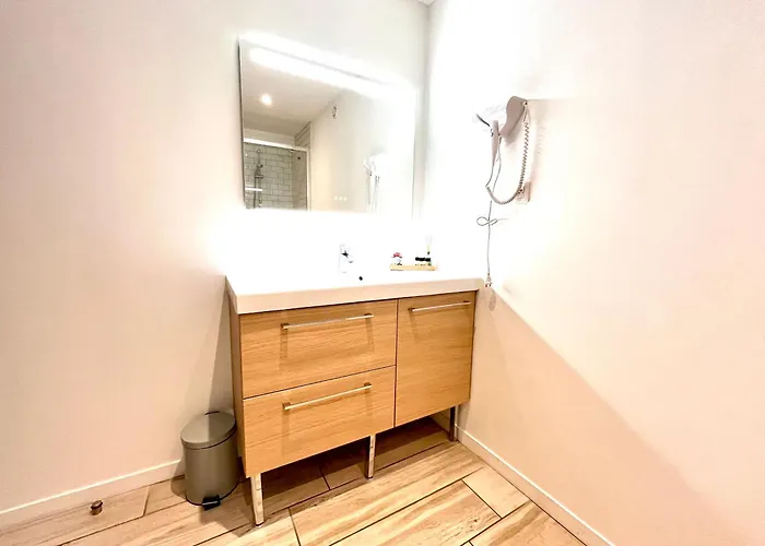 Affaire, Petit Déjeuner Offert En Hypercentre 3*