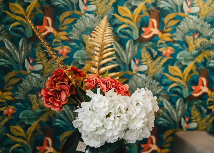 Affaire, Petit Dejeuner Offert En Hypercentre Кан