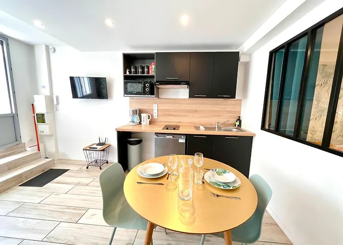 Affaire, Petit Dejeuner Offert En Hypercentre