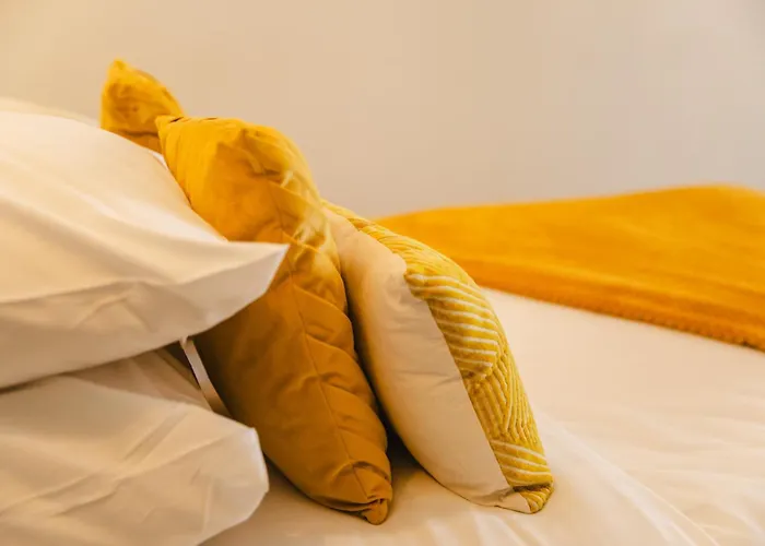 Affaire, Petit Dejeuner Offert En Hypercentre Кан